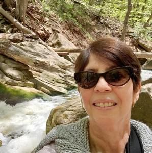 Meet your Posher, Carolina